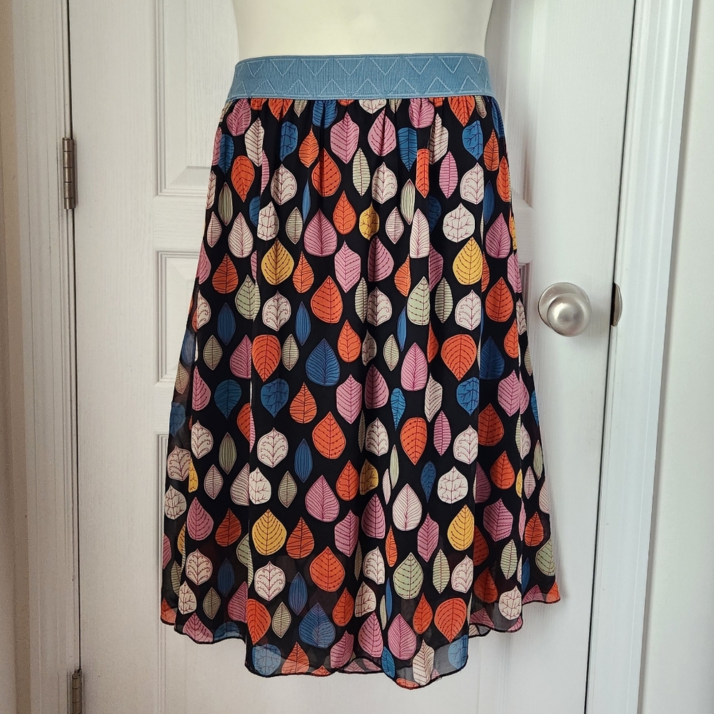 EUC LuLaRoe Colorful Leaf Lola Skirt